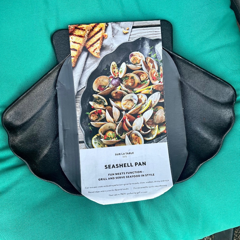 BNWT Sur La Table Cast Iron Seafood Pan